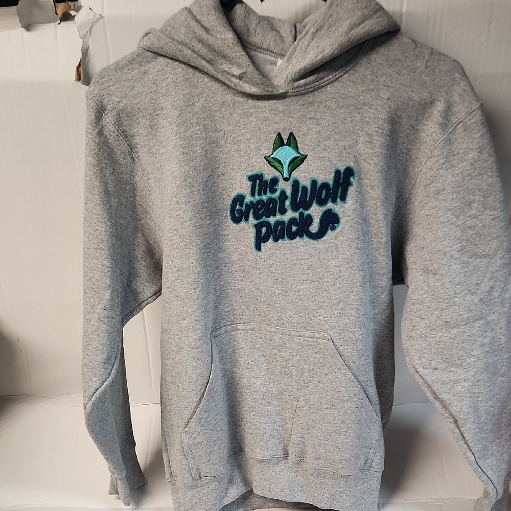 NWT Camp David The Great Wolf Pack Youth sz L Sweatshirt w/hoodie front pouch